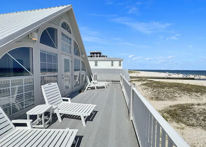 Pass Time - Beachfront For 24 Holiday home *