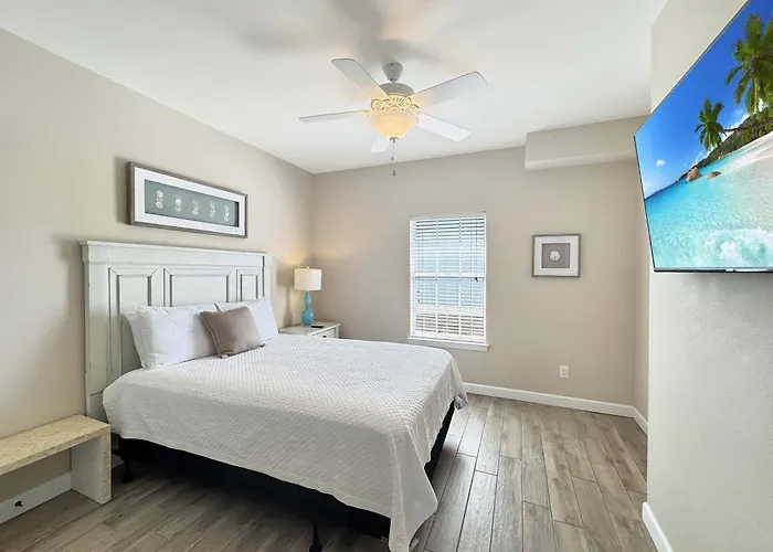 Holiday home Pass Time - Beachfront For 24 *